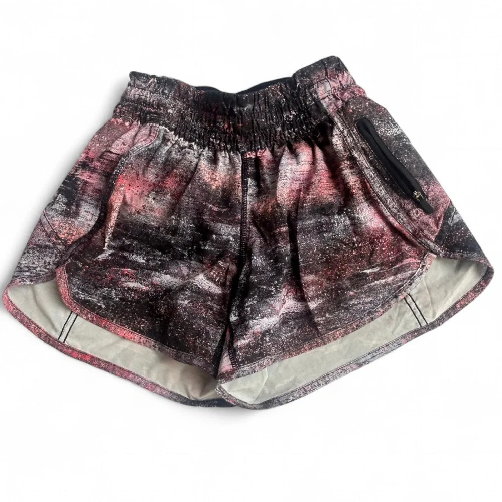 Lululemon Tracker 4” Shorts Women’s 4 Galaxy Splatter Black Pink Lined Running